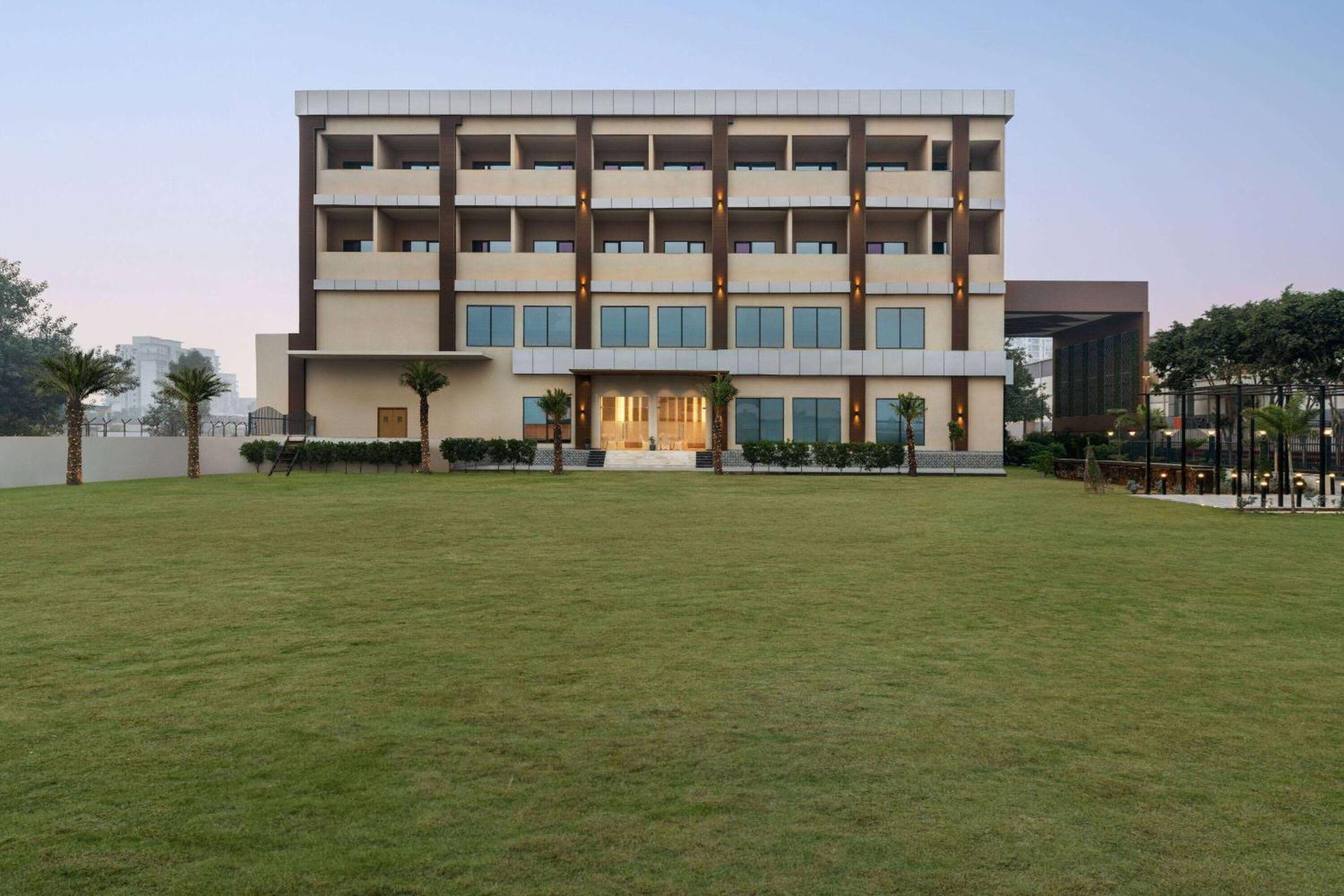 Wyndham Garden Sonipat Murthal Exterior foto